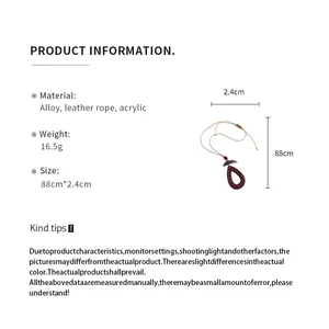 Détails du produit montrant les dimensions et matériaux du collier pendentif goutte