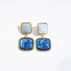 Vintage quadratische Harzohrringe mit blauem Marmoreffekt und Goldrand für Damen