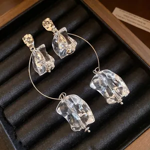 Boucles d'oreilles coréennes en aiguille d'argent avec pendentifs en acrylique froissé