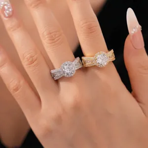Eleganter 18 Karat vergoldeter Ring mit Zirkonia und funkelndem breitem Design