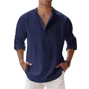 Casual ανδρικό μακρυμάνικο πουκάμισο henley σε μπλε σκούρο χρώμα με όρθιο γιακά και άνετη γραμμή.