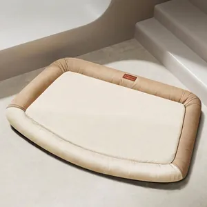 Alfombrilla impermeable para mascotas perros pequeños y medianos en color beige y canela