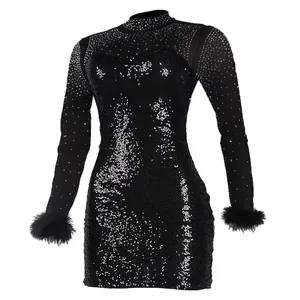 Σέξι μαύρο φόρεμα bodycon με δίχτυ, λαμπερές πούλιες και κομψές μανσέτες από πούπουλα