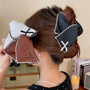 Elegant Polka Dot Lace Triangle Hair Claw Clip For Women Sweet Bow Knot Fabric Wrapped Acrylic Shark Hair Clip Accessory