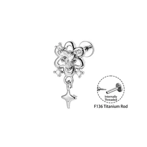 Hochwertiger F136 Titan Knorpelohrring mit Herz-Zirkon-Blume und Sternenanhänger