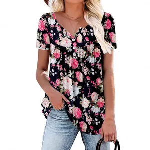 Elegante top floral de talla grande para mujer con manga corta y cuello en V