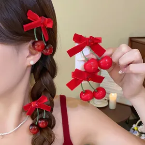 Beflockte Schleife Kirsche Anhänger Haarklammer Süß Rot Harz Frucht Entenschnabel Clip Retro Strass Haarschmuck Für Damen