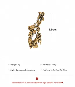Antiker goldener Vintage-Ohrclip mit Blatt-Schnitzerei und 3,5 cm Höhenmaß