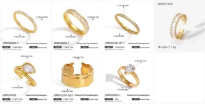 Misure dettagliate di vari anelli in acciaio inossidabile dorato con zirconi da donna.