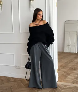 Elegante graue Weite Hose mit hoher Taille in einem modernen Pendler-Outfit