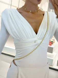 Elegante camiseta de modal blanca de manga larga con cuello en V y diseño drapeado