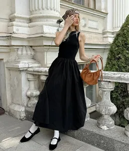 Elegant black retro Hepburn style sleeveless knitted midi dress for spring fashion