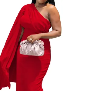 Elegantes rotes One-Shoulder-Abendkleid mit geraffter Taille und eng anliegender Form