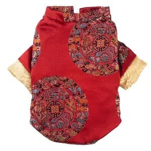 Traje Tang chino rojo festivo para perros pequeños y gatos con forro cálido y patrones clásicos