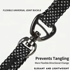 Durable reflective nylon dog leash featuring a high-strength 360-degree swivel buckle