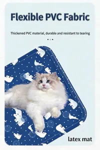 Dettaglio tappetino rinfrescante per animali blu con orsi polari e gatto