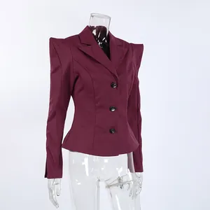Giacca blazer bordeaux slim fit da donna con spalline imbottite e design moderno