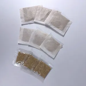 Vista dettagliata di bustine di tè all'erba gatta in tessuto non tessuto e bustine di plastica