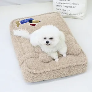 Zacht pluche huisdierbed met geborduurd teckelontwerp voor kleine en middelgrote honden