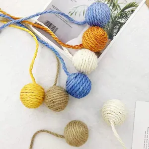 Set de pelotas de cuerda de sisal colgantes para gatos para rascar y jugar activamente
