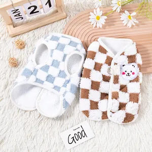 Gilets en peluche à carreaux doux pour petits chiens et chats en styles d'hiver douillets