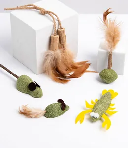 Natural catnip and silvervine toy set with feathers for cat teeth cleaning and health