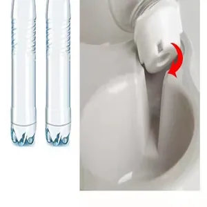 Gedetailleerde macro-weergave van de montage van de waterfles in de automatische voerbak