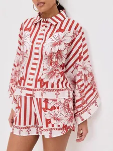 Conjunto de estar por casa a rayas rojas y blancas con camisa de manga murciélago y short