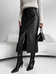 Eleganter schwarzer matter Midi-Lederrock mit vorderem Schlitz für Damen Herbstmode