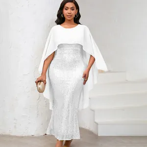 Elegantes weißes Pailletten-Maxikleid mit passendem Chiffon-Capelet-Überwurf für Partys
