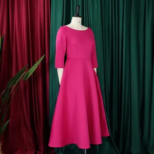 Elegantes fuchsiafarbenes Midikleid mit 3/4-Ärmeln und ausgestelltem A-Linien-Rock