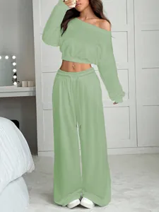 Ensemble de détente chic vert sauge deux pièces avec haut court et pantalon large