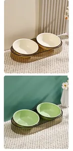 Doubles gamelles pour animaux avec base inclinée pour protéger le cou en couleurs macaron.