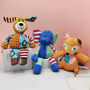 Jouet en Peluche pour Chien Squeaky Durable Résistant aux Morsures Dentition Interactif Design Animal Patchwork Velours de Maïs