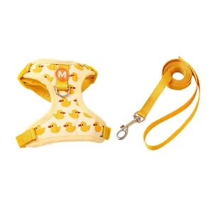 Conjunto de arnés y correa para perro con diseño de pato amarillo, chaleco ajustable