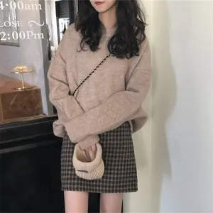Pull en maille beige vintage surdimensionné à col rond pour femme au style automnal
