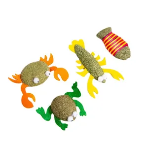Set of 4 catnip cat toys in crab lobster fish frog shapes for dental cleaning and play