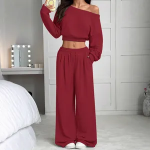 Ensemble de loisirs 2 pièces élégant en maille bordeaux à épaules dénudées et pantalon