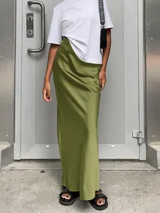 Jupe longue élégante en satin vert olive à taille haute et coupe sirène femmes
