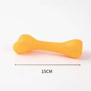 Vue détaillée du jouet à mâcher pour chien en forme d'os de 15 cm de long