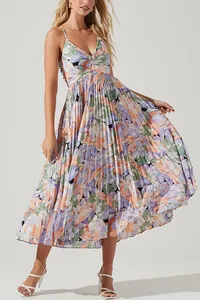 Elegant floral pleated V-neck camisole maxi dress for summer beach and fashion outings