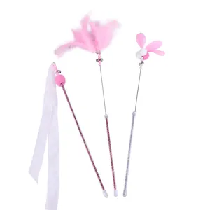 Set di bacchette interattive per gatti con piume rosa, nappe e piccoli campanelli