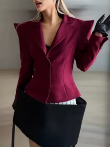 Blazer bordeaux con spalline imbottite, giacca slim fit stile dark chic per donna