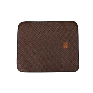 Tapis de refroidissement en rotin de bambou brun pour animaux de compagnie