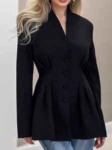 Elegante schmal geschnittene schwarze Damenjacke mit plissierter Taille für Büro und Alltag.