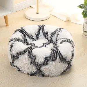 Rundes Plüsch-Haustierbett mit schwarz-weißem geometrischem Muster für Hunde und Katzen