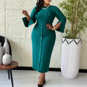 Robe moulante grande taille bleu canard élégante avec fleur 3D et manches fendues