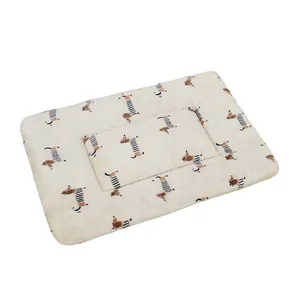 Weiche, dicke Plüsch-Haustiermatte mit Hundemuster für warme Schlafplätze von Hund und Katze.