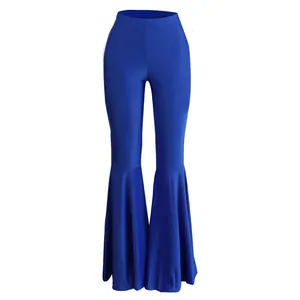 Vista completa de pantalones acampanados azul eléctrico con bajos volantes tipo loto.