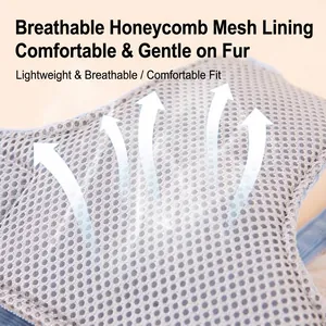Vue détaillée de la doublure en mesh respirant sur un harnais gris confortable pour chien